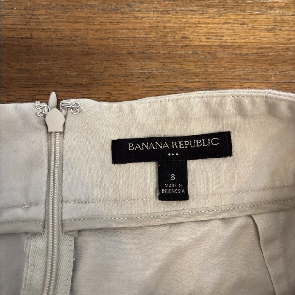 Banana Republic Pencil Skirt Khaki Size 8 Back Zipped Back Slit Knee Length - Picture 7 of 7
